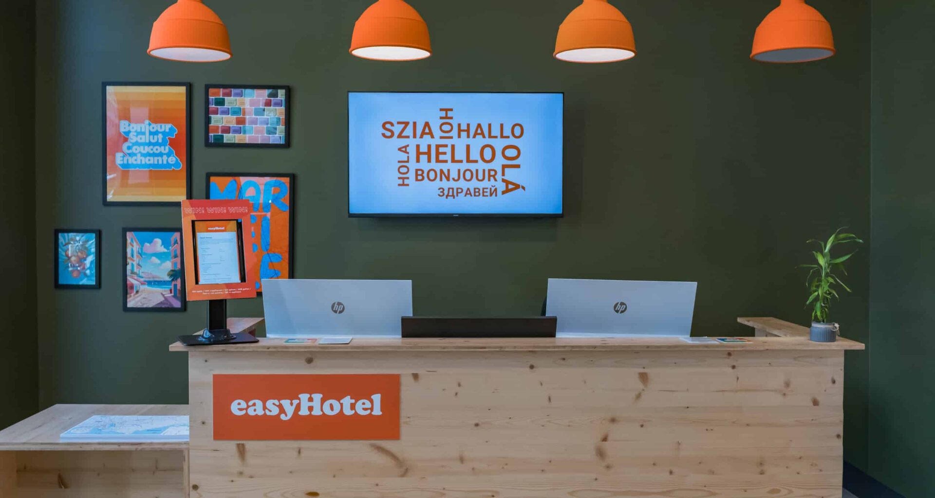 Easyhotel Marseille Lobby 2