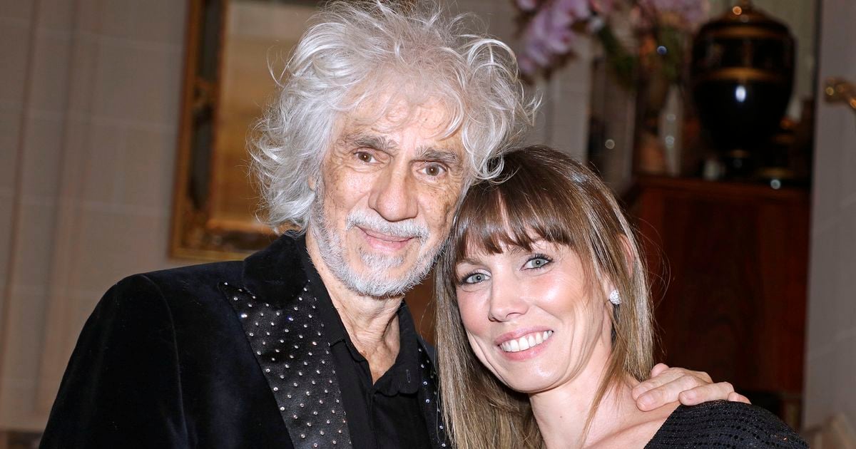 Louis Bertignac s'est exilé à 9000 km de la France avec sa femme Laëtitia, 34 ans sa cadette et leur jeune fils de 8 ans