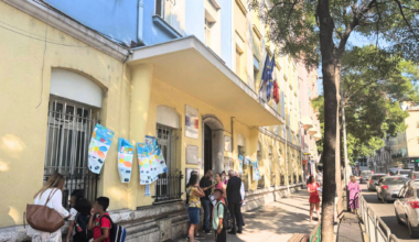 Nice. Les voitures interdites devant les écoles, c'est quoi ce projet souhaité par la gauche