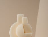 Enlace a été modelée par Sophie Bocher par la nécessité de se reconnecter à l’autre, de recréer le lien (13 x 10 x 21 cm - 1,2 kg), 145€. Photo Studio Lampyris