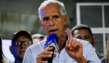 le candidat soutenu par Trump en tête, selon des résultats partiels