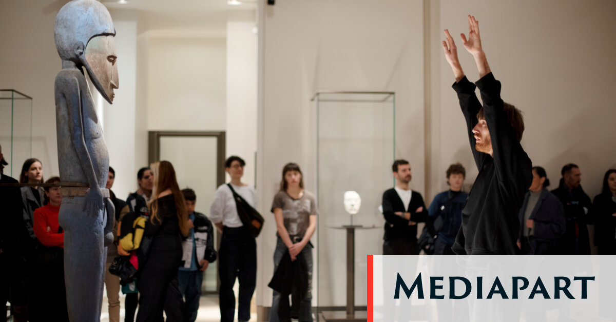 Au Louvre, la chorégraphe Nacera Belaza transforme en « alliées » des sculptures d’autres continents