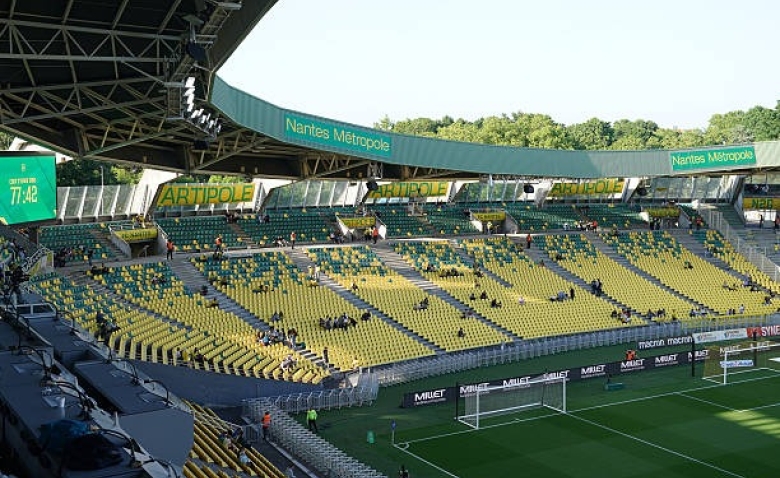 Illustration : "FC Nantes : Un Canari disparu des radars finalement mis à l'écart par la direction ?"