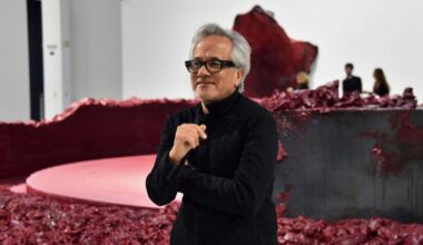 Charmant et fascinant ou intrigant et choquant, qui se cache réellement derrière l’artiste Anish Kapoor ?