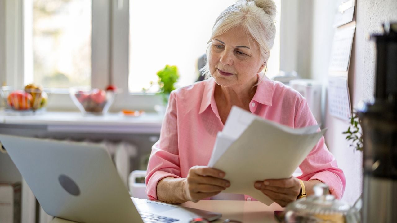 voici combien les femmes touchent en moins à la retraite par rapport aux hommes