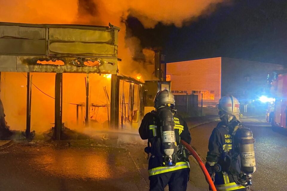 Le feu a totalement embrasé le restaurant.