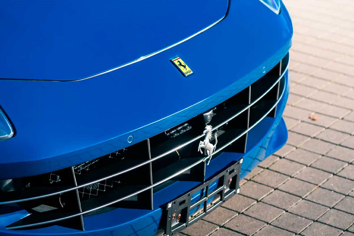 La Ferrari FF du président de Ferrari est à vendre, et sa couleur est exceptionnelle