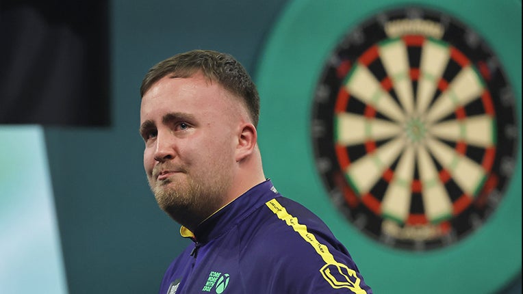 le championnat du monde de fléchettes enflamme le Royaume-Uni