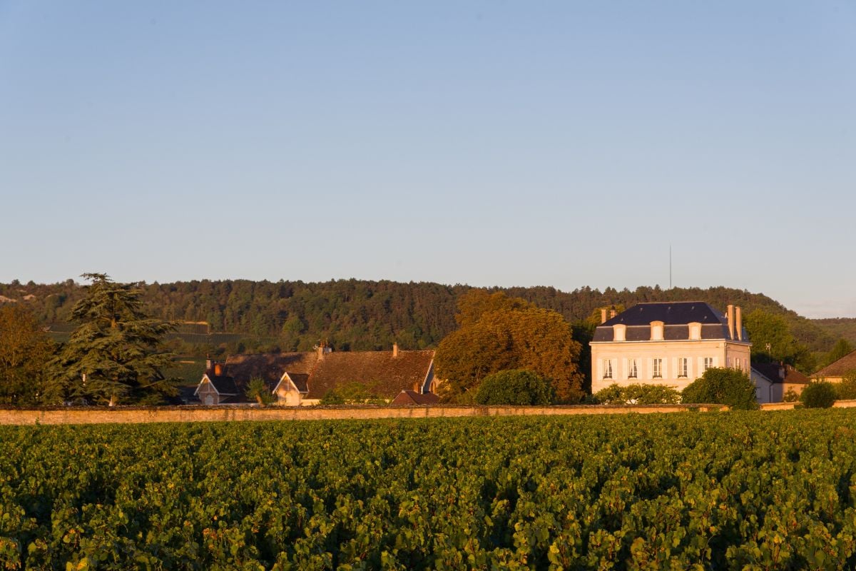 sa maison à Échevannes, une ferme avec douves