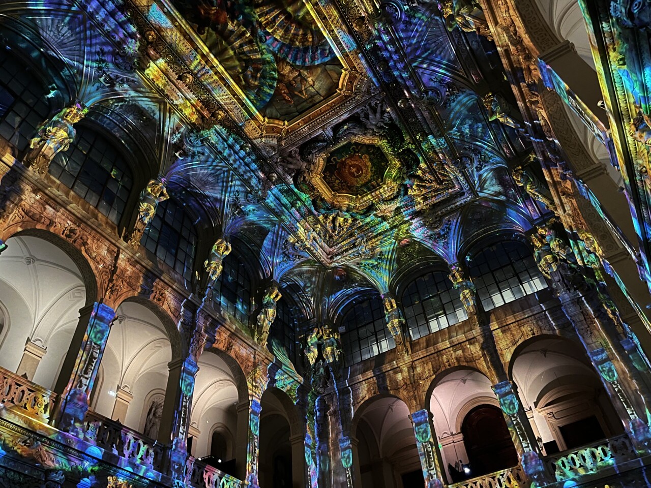 on a vu le nouveau son et lumière projeté au Palais de la Bourse