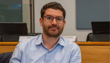 Près de Grenoble. Le maire de cette commune attaqué sur le montant de ses indemnités, il répond