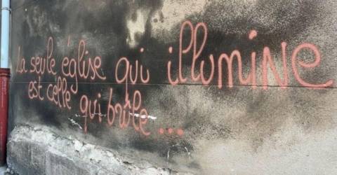 Plaintes après des tags sur une église à Marseille