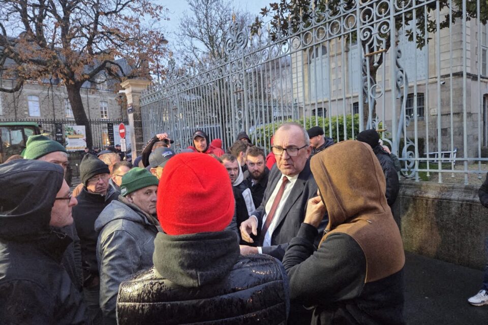 Gilles Pennelle, aux côtés des agriculteurs.