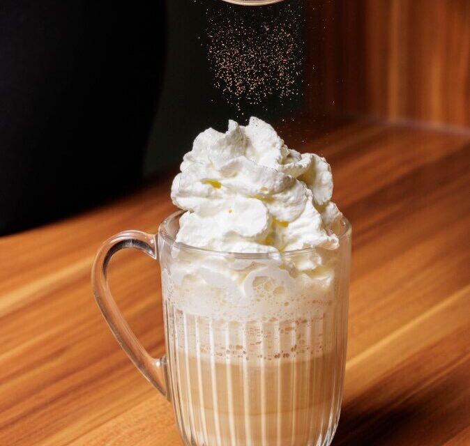 – Groove Café propose une large carte de thés Palais des Thés et de boissons chaudes.