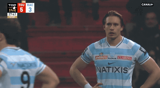 Le mec vient de Haute-Savoir mais pourtant il a exactement la tête d'un gosse du 92, c'est fascinant.