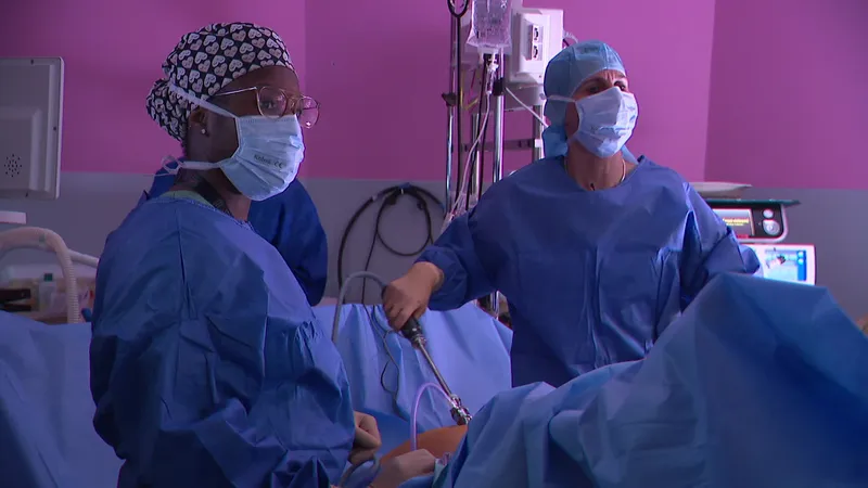 Les opérations se déroulaient jusqu'alors dans le bloc de l'hôpital Huriez déjà équipé d'un robot. Il fallait donc partager le planning et faire des choix.