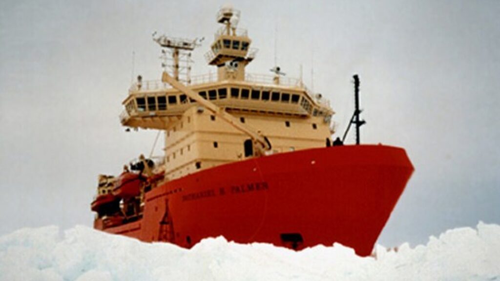 Le Nathaniel B. Palmer en Antarctique