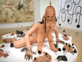 Ici la pièce que Marigold Santos et Rajni Perera ont conçue ensemble et qui a donné le nom à l’exposition Efflorescence / Tel est notre éveil. Photo Joël Philippon