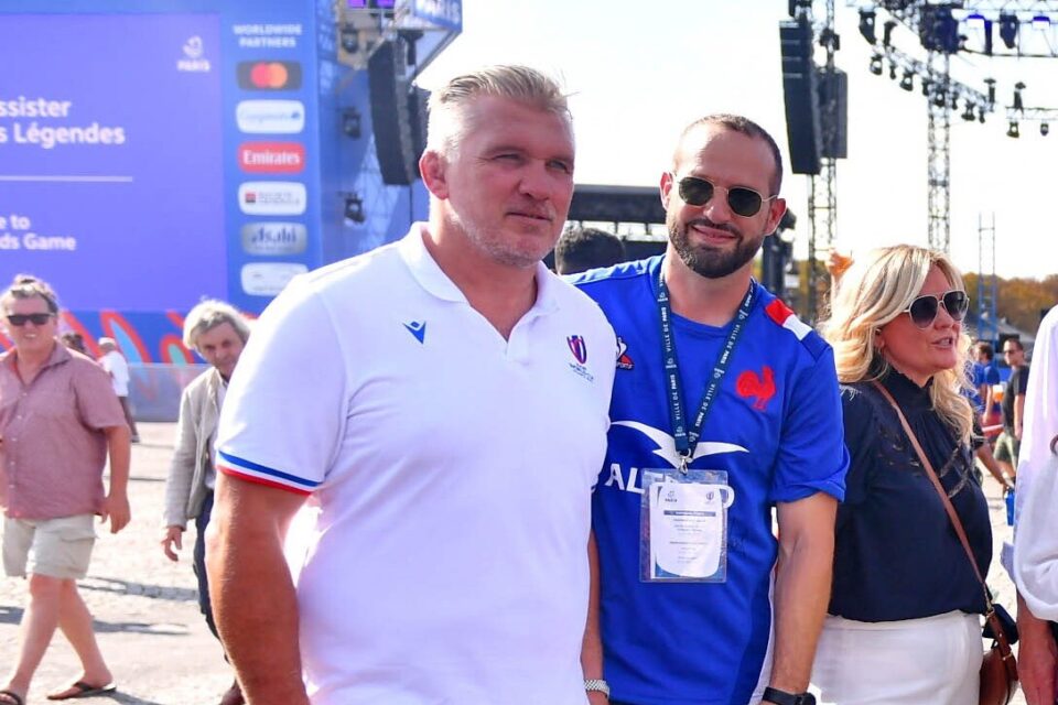 L'ancien pilier des Bleus Sylvain Marconnet, ici aux côtés de Frédéric Michalak lors de la Coupe du monde 2023.