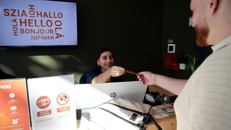 Ouvert fin 2024, easyHotel Marseille Euromed illustre l’essor des séjours courts, avec une clientèle mêlant loisirs et déplacements professionnels.