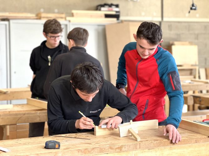 Les compagnons du devoir artisan manuel ouvrier CFA centre de formation