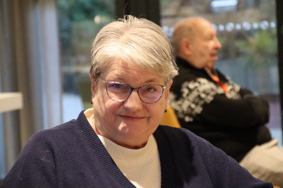 Brigitte Le Cellier, personne à mobilité réduite et résidente chez Domitys rencontre des difficultés pour se rendre sur le marché de Noël de Rouen.