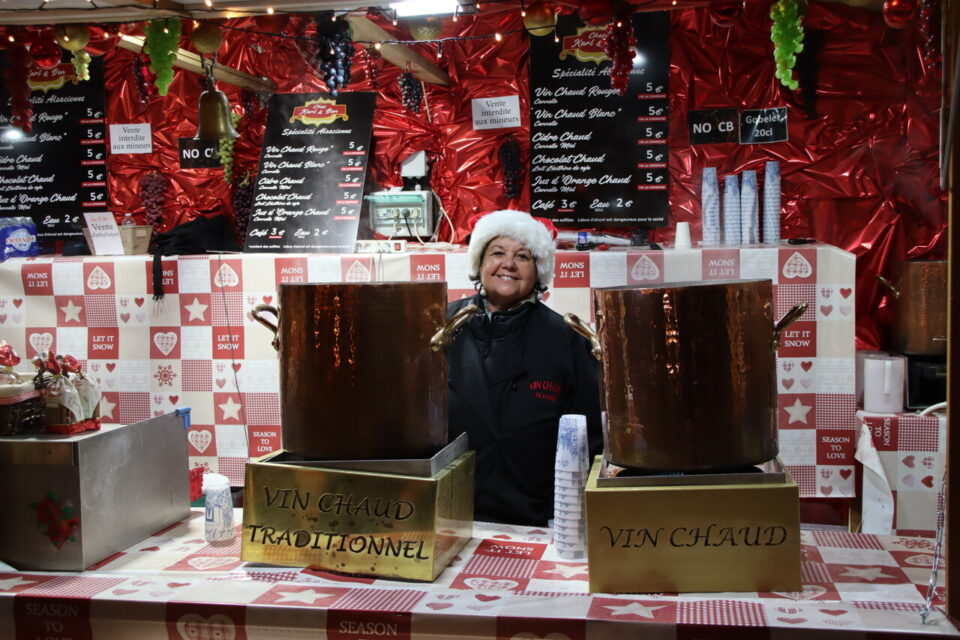 Pour Sabrina, le secret du vin chaud réussi, c'est le sourire et l'amour !