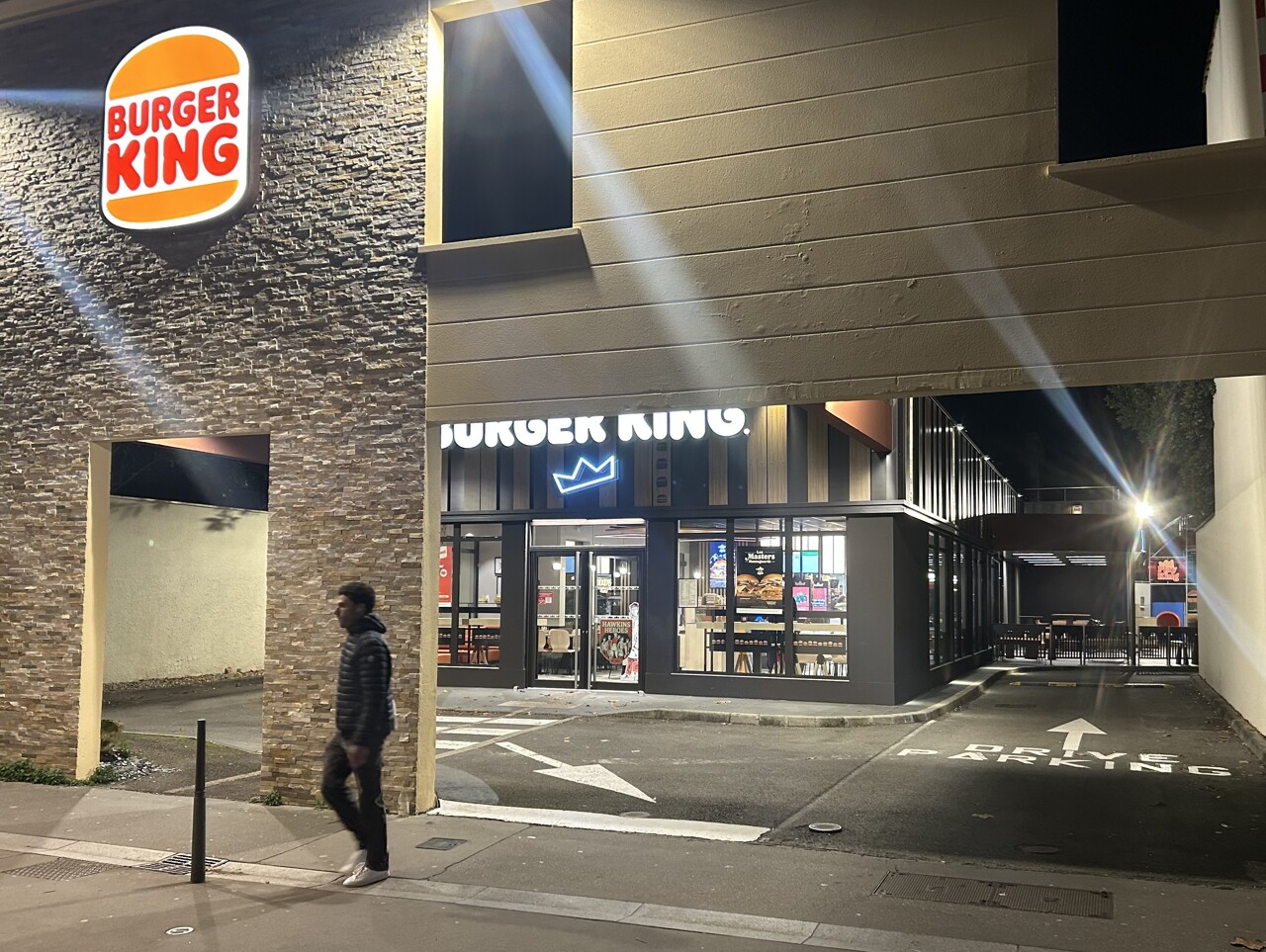 À Bordeaux, les habitants peuvent devenir copropriétaires d’un fast-food même avec un petit budget