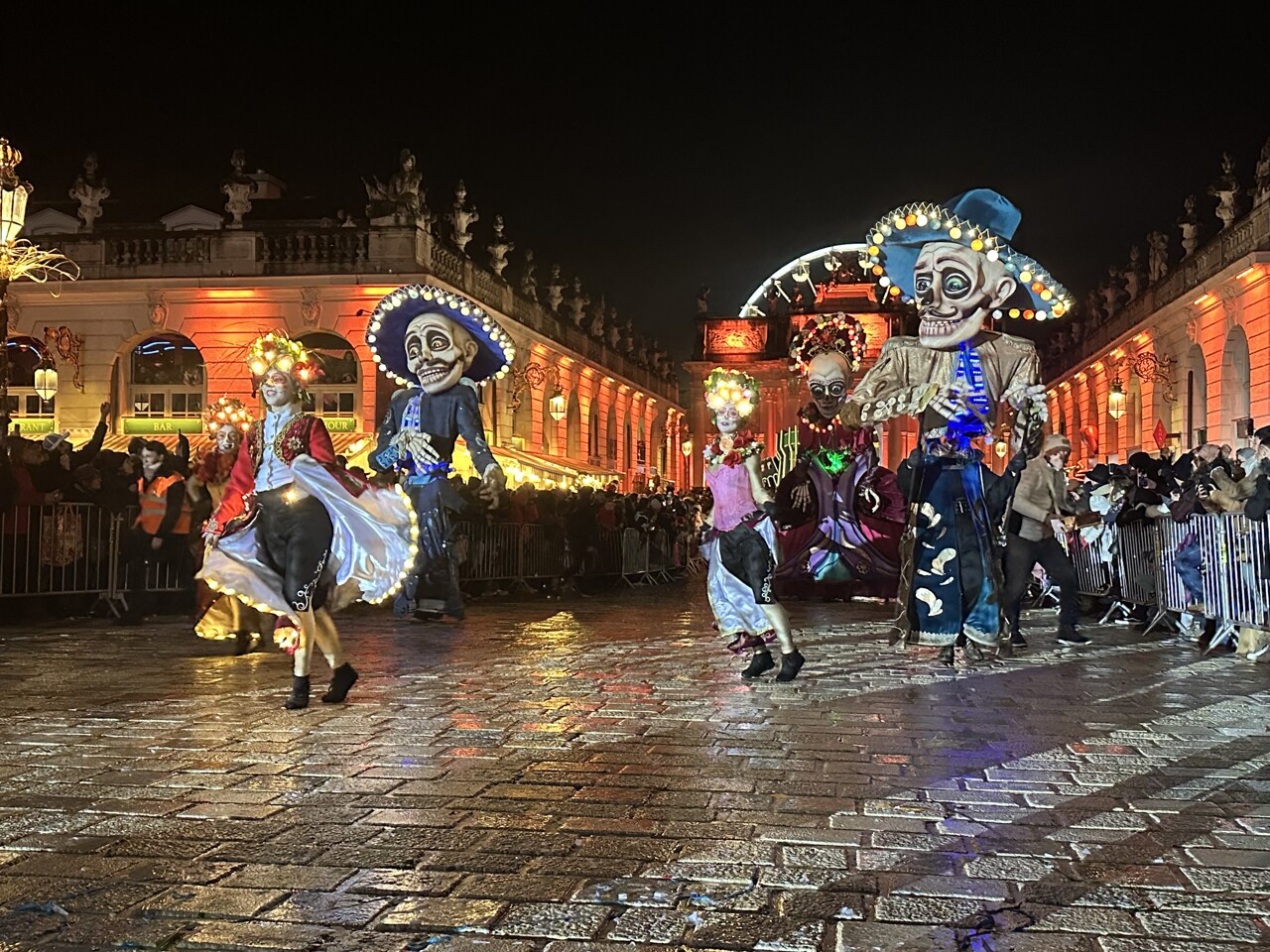 revivez le défilé de l'édition 2025