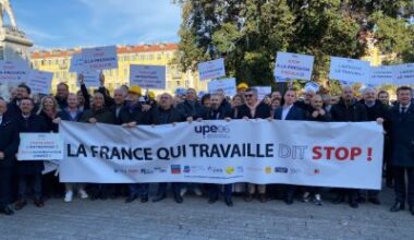 À Nice, des centaines de chefs d’entreprise manifestent contre la pression (…)