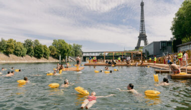 © Joséphine Brueder / Ville de Paris - Plus de 175 000 personnes ont profité des sites de baignade en eau libre à Paris, sur la Seine, la Marne et le Bassin de la Villette.