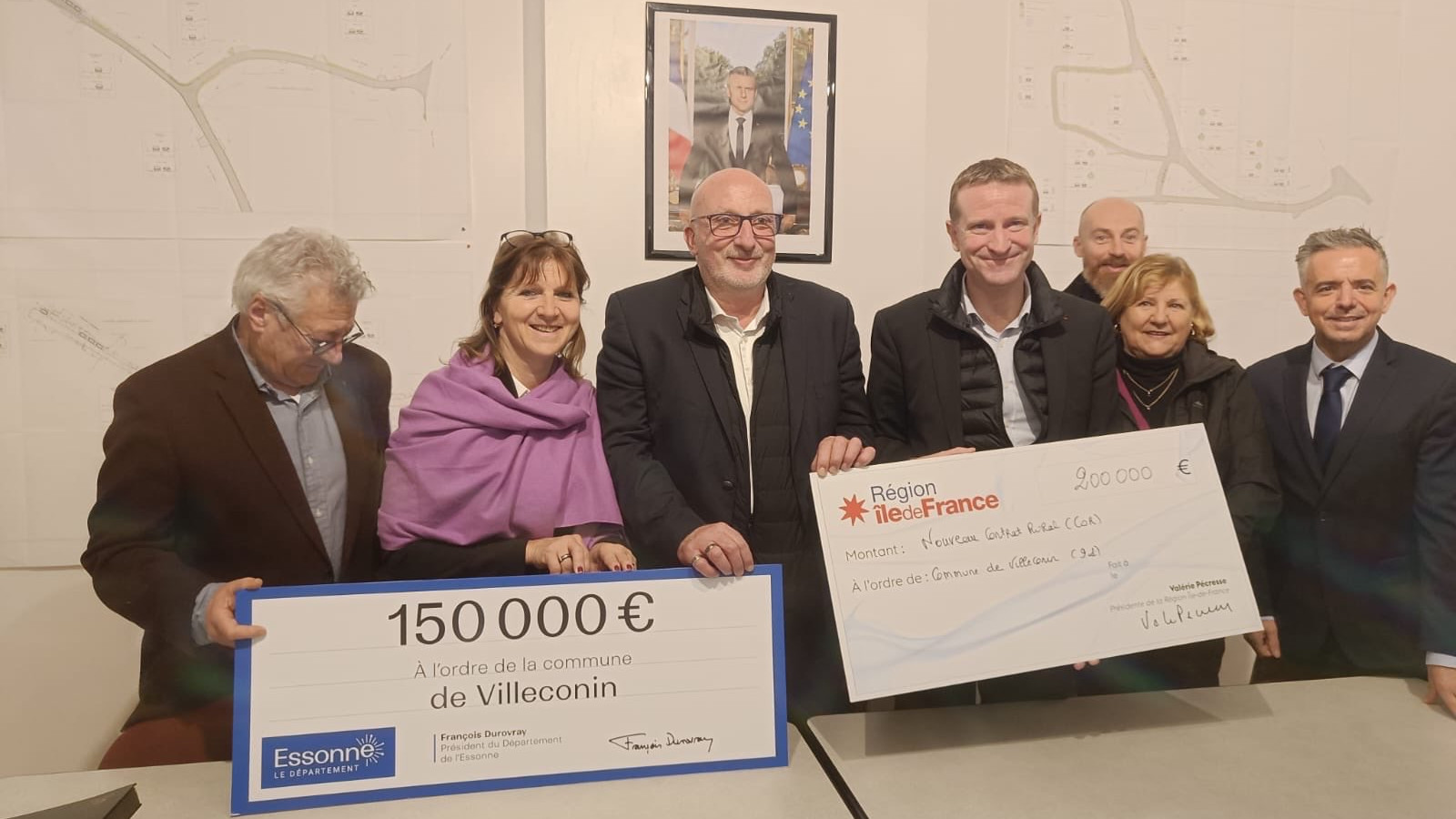 © DR - Jean-Philippe Dugoin-Clément lors de la signature du CoR avec Jean-Marc Foucher, maire de Villeconin.