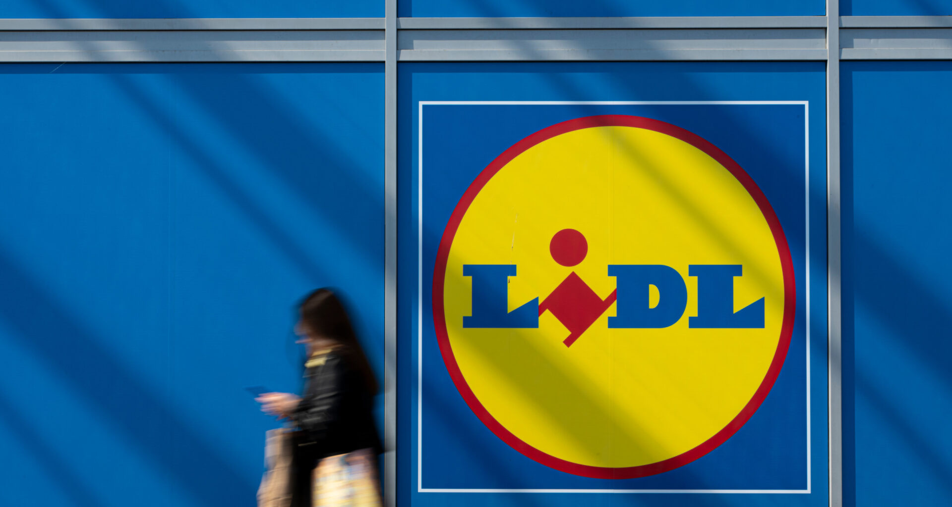 Shutterstock - Lidl outlet s'installe à La Ciotat avec des prix cassés sur le non alimentaire.