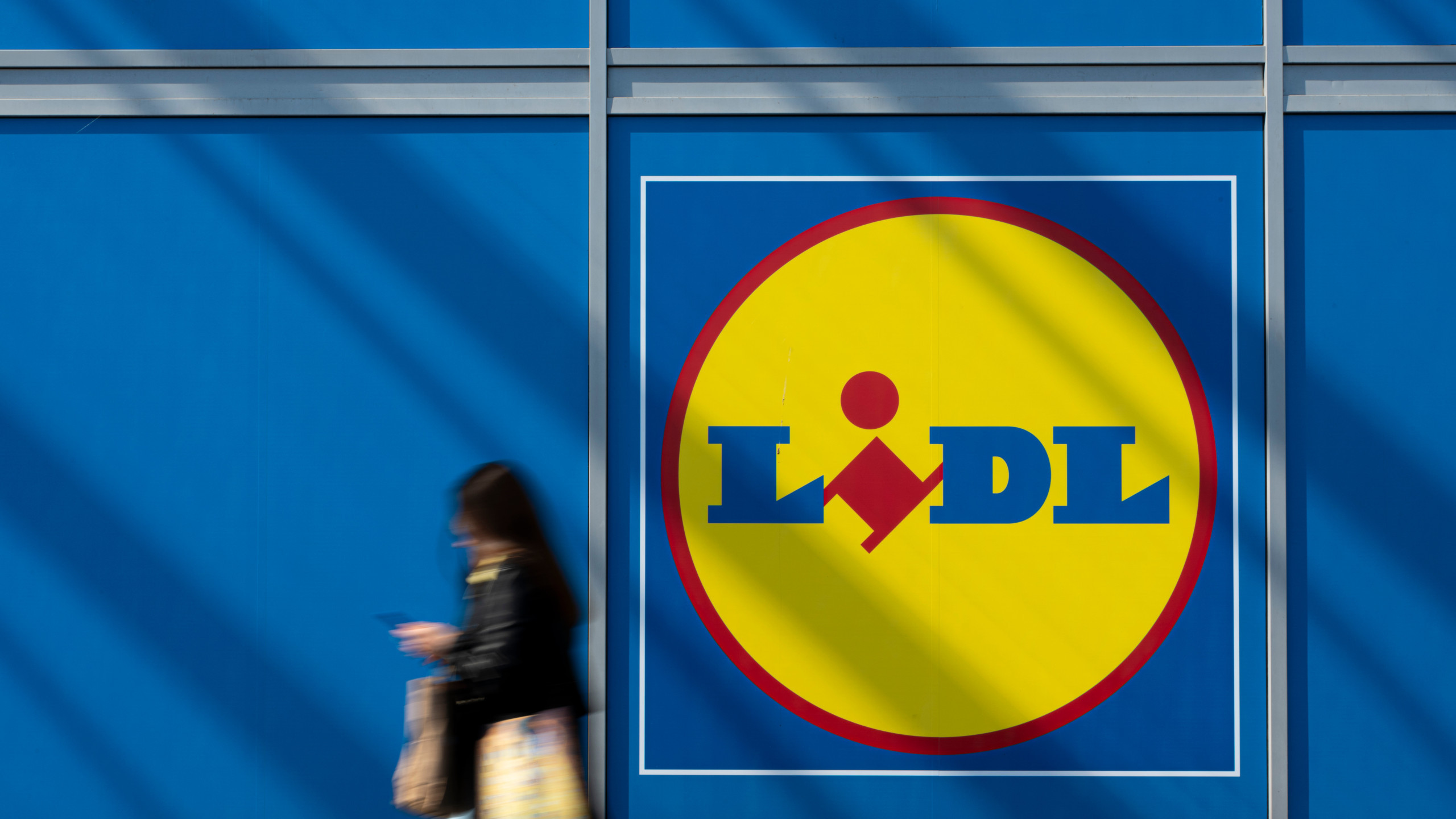 Shutterstock - Lidl outlet s'installe à La Ciotat avec des prix cassés sur le non alimentaire.