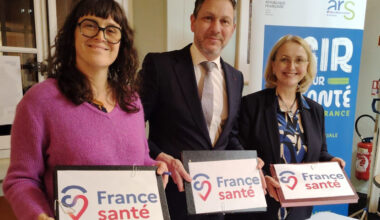 © Préfecture de Seine-et-Marne - Hélène Marie (directrice départementale de l’ARS), Benoît Kaplan (préfet délégué) et Anne Gbiorczyk (vice-présidente du Département) ont labellisé les premières maisons France Santé de Seine-et-Marne.