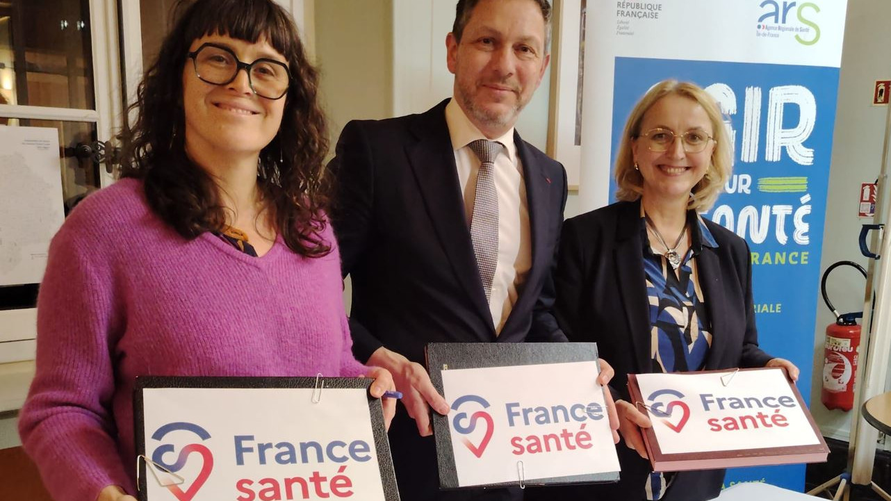 © Préfecture de Seine-et-Marne - Hélène Marie (directrice départementale de l’ARS), Benoît Kaplan (préfet délégué) et Anne Gbiorczyk (vice-présidente du Département) ont labellisé les premières maisons France Santé de Seine-et-Marne.