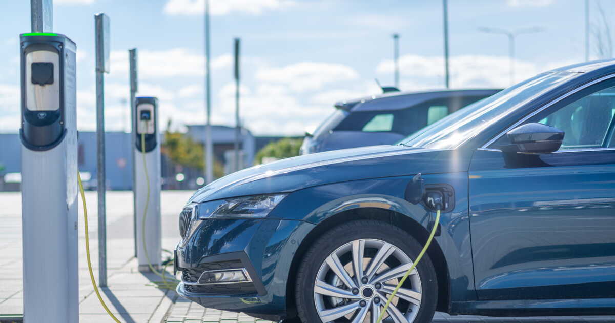 Interdiction des ventes de voitures thermiques neuves en Europe : vers un sursis de cinq ans ?