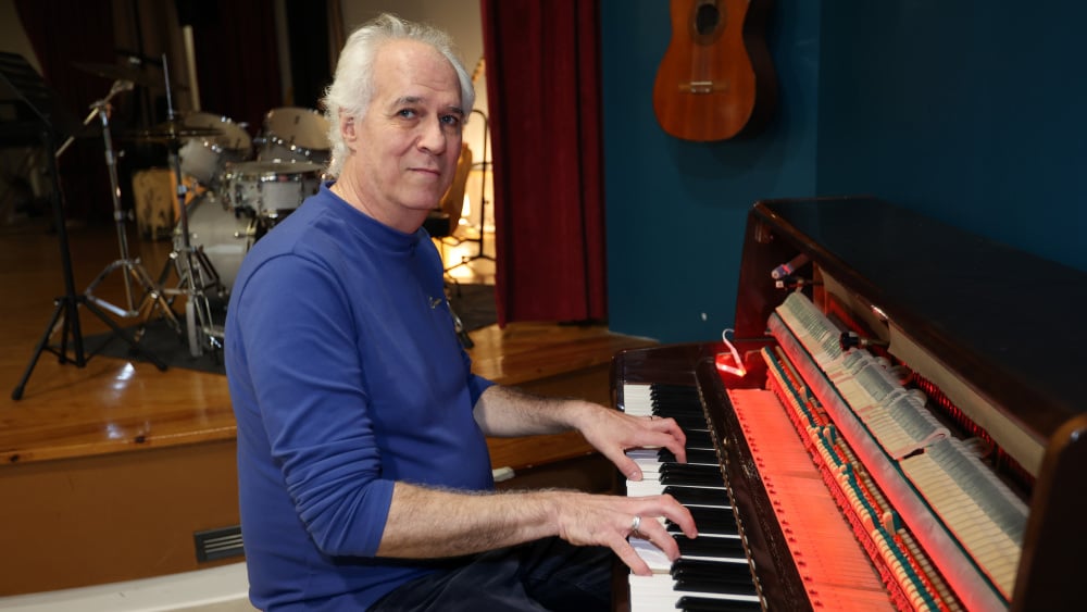 il anime cet Ehpad nouvelle génération depuis près de trente ans, à Marseille