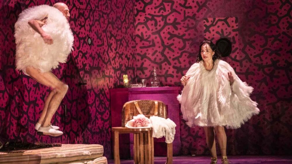 Avec Feydeau, Stanislas Nordey se déchaîne à Marseille dans sa "cage aux folles"