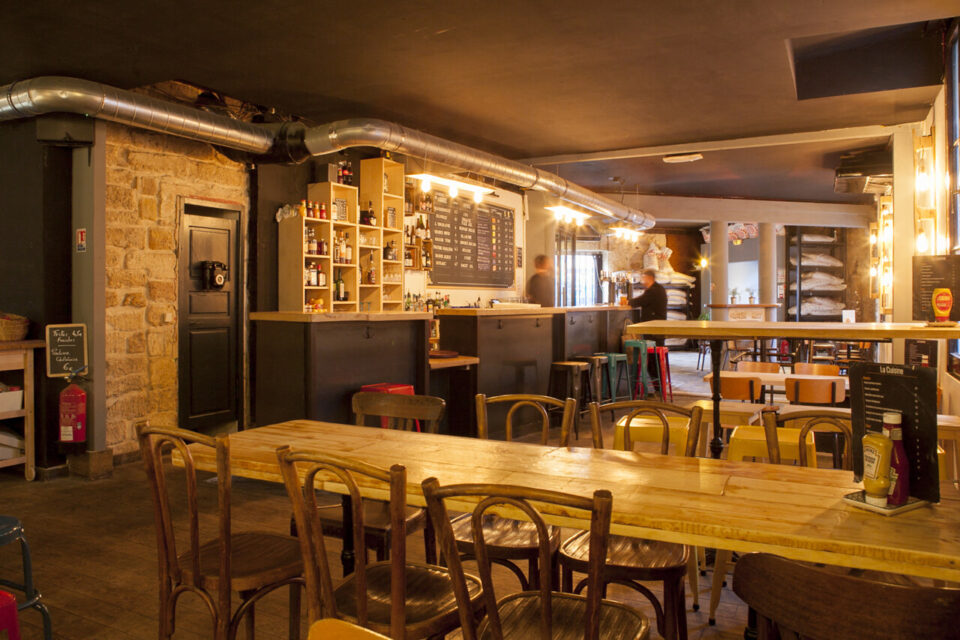 Vendre sur place, une manière pour les artisans de garder la tête hors de l’eau.