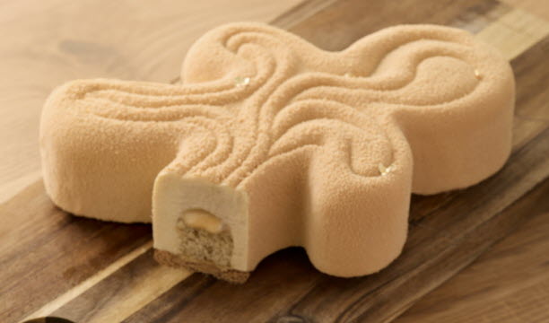 La bûche signature 2025, “L’élégant bredele”, sélectionnée avec quatre autres en France par Fou de pâtisserie.   Photo Lucas Muller