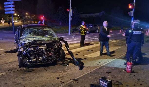 Le choc frontal survenu au niveau du carrefour du Chemin du Bois la Dame à Tomblaine, a été d'une rare violence Photo Alain Thiesse