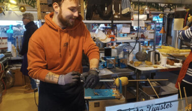 Toulouse. Manger pour 10 euros au marché de Noël, c'est possible : voici trois sélections