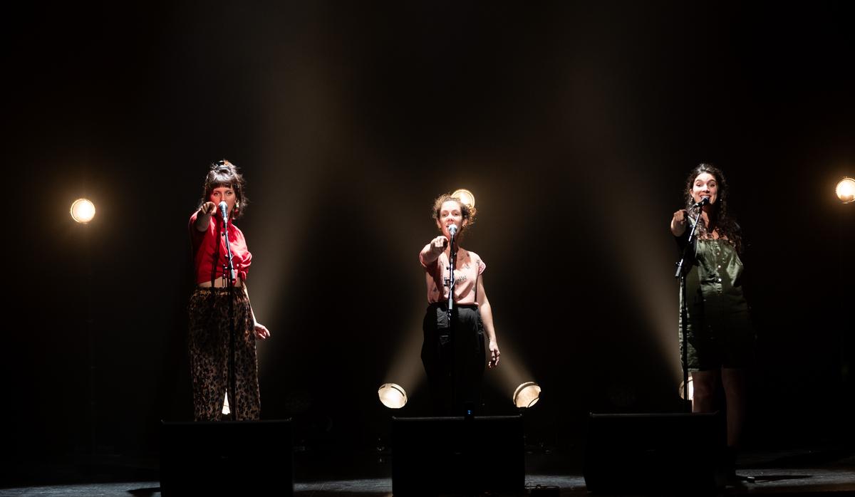 à Bordeaux, le trio basque Les Cop(i)nes dépoussière le répertoire paillard