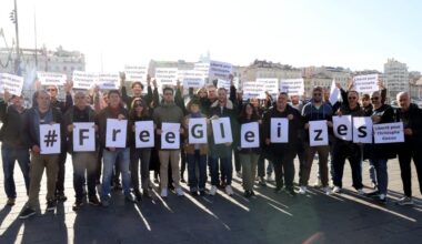 les journalistes se mobilisent sur le Vieux-Port de Marseille