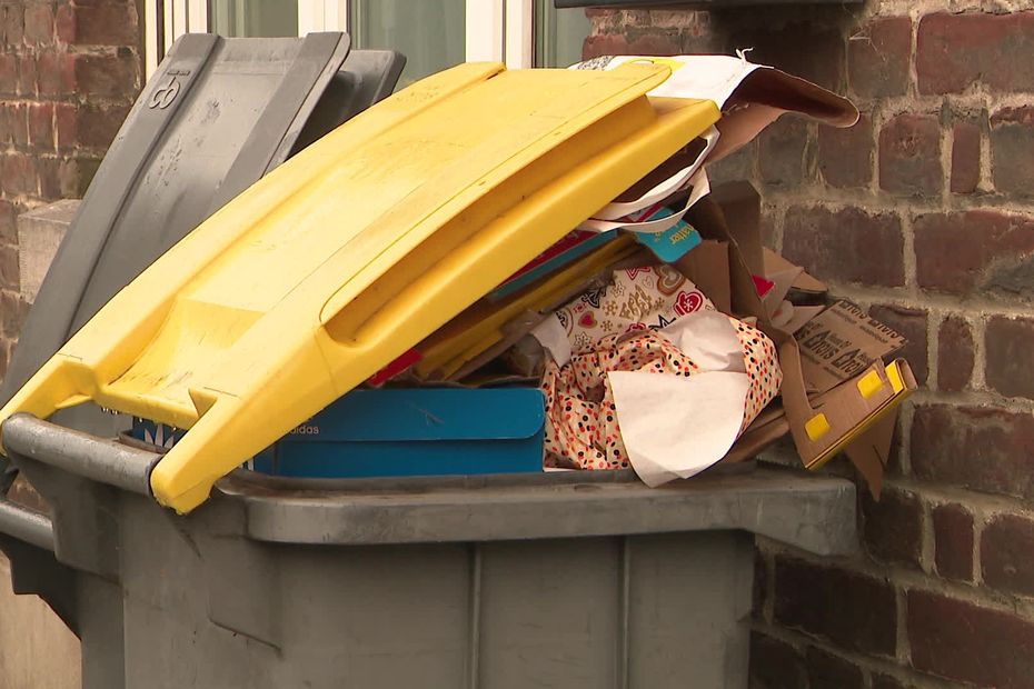 la grève des éboueurs se poursuit depuis une semaine autour de Lille, 500 000 habitants concernés