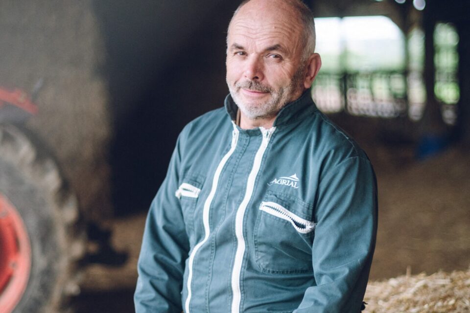 Pierrick a 62 ans et cherche à retrouver l'amour grâce à l'émission de M6.