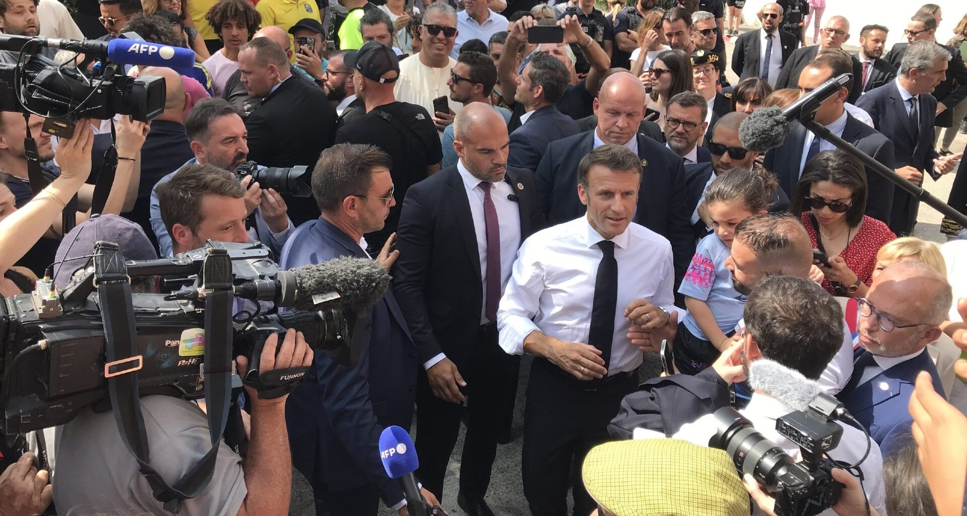 Emmanuel Macron : une visite pour dire que Marseille en grand, c'est lui