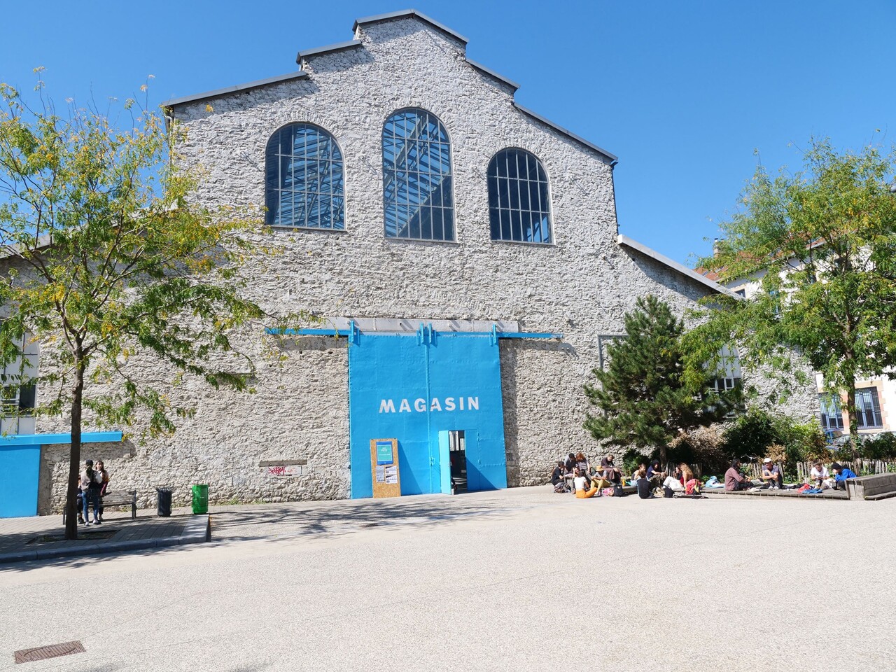 la direction répond aux accusations