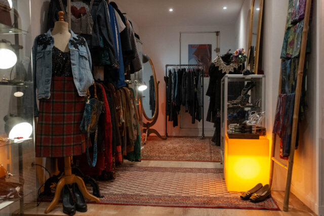 Vêtements et accessoires vintages, artisanat, upcycling, bijoux ou objets de décoration. Maison Huit propose de nombreux produits. (© YR/76actu)